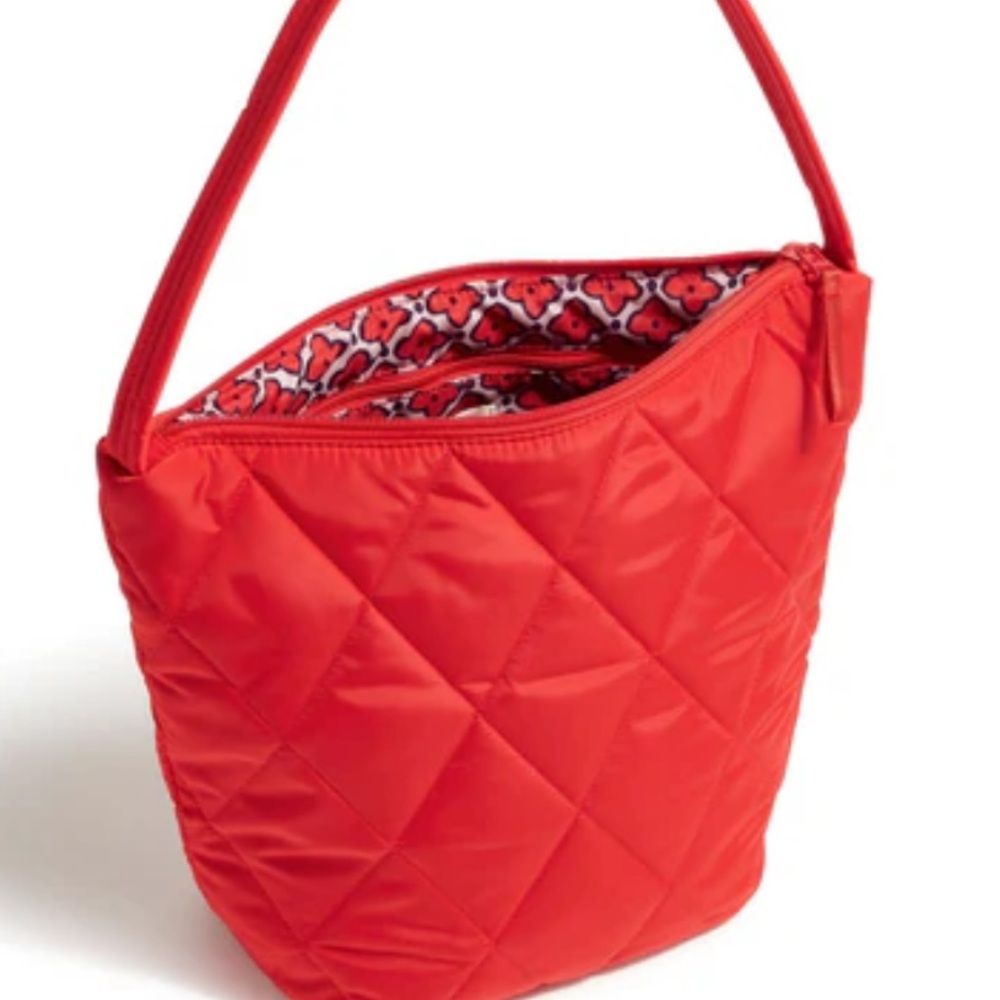 NWT Vera Bradley Goji Berry Red  Quilted slouchy bucket shoulder bag. - Picture 2 of 8